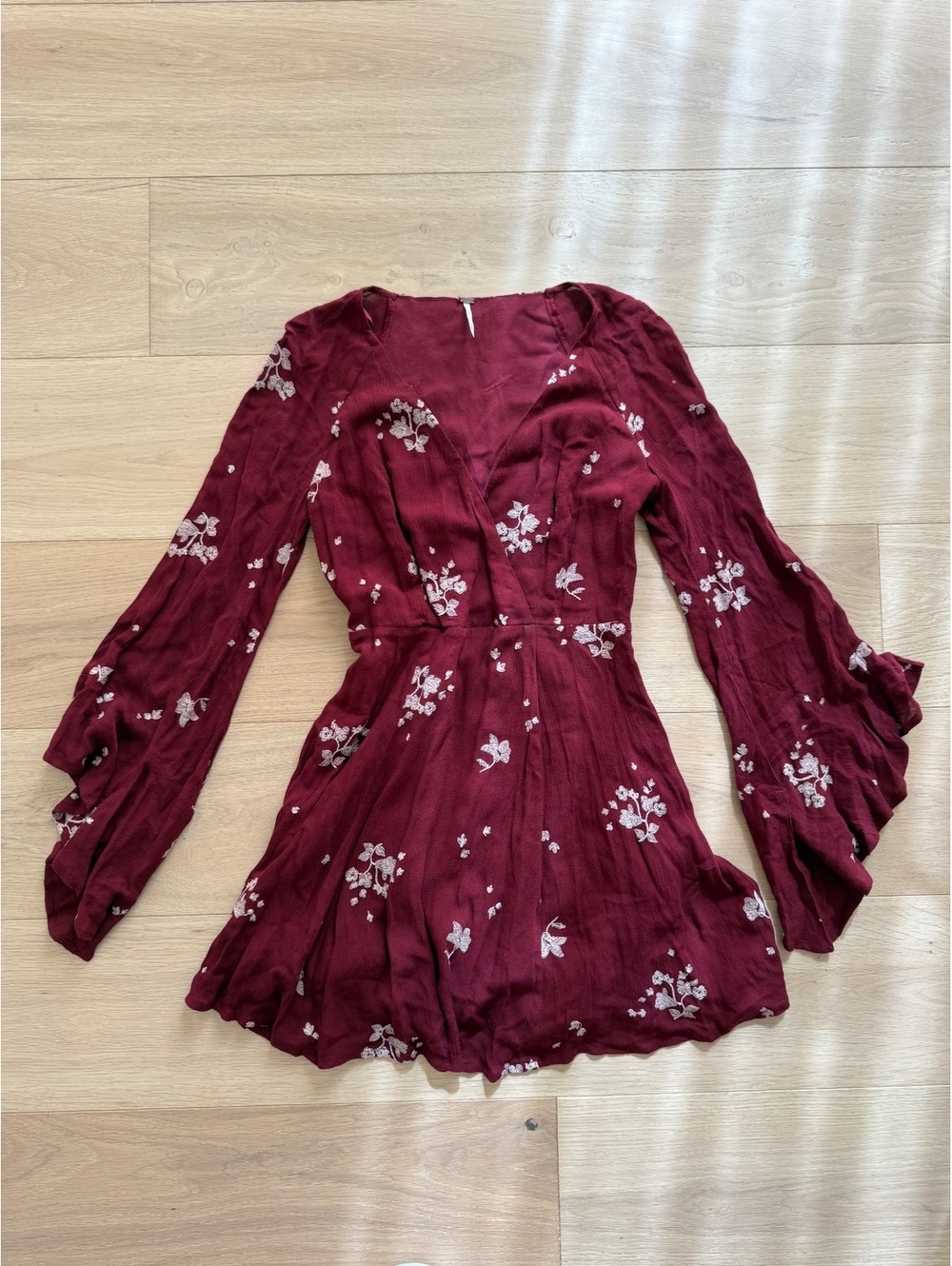 Free People Jasmine Burgundy Floral Mini Dress Size 0 Bell Sleeve